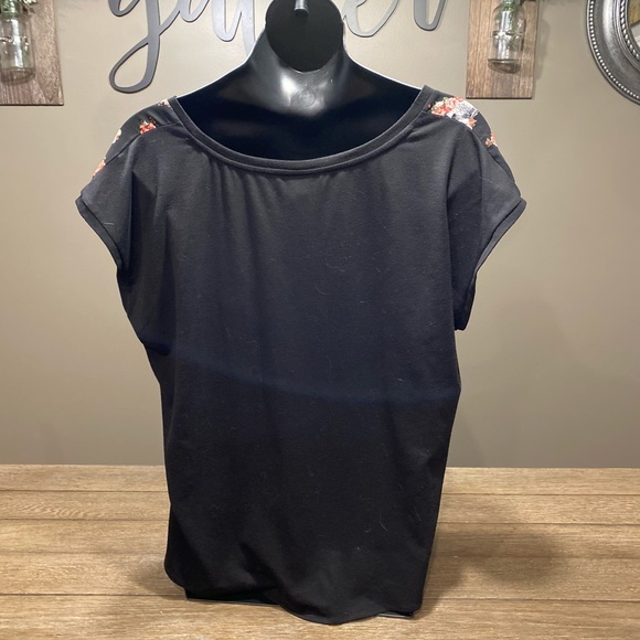 COPY - Torrid Size 1 Blooming Skulls Dolman Top - Picture 2 of 5